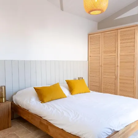 Maison Rénovée Avec Piscine Chauffée à Deux Pas De La Villa