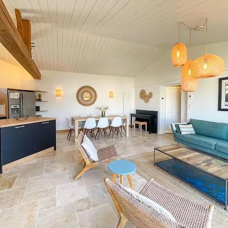 Villa Maison Rénovée Avec Piscine Chauffée à Deux Pas De La Le Bois-Plage-en-Ré