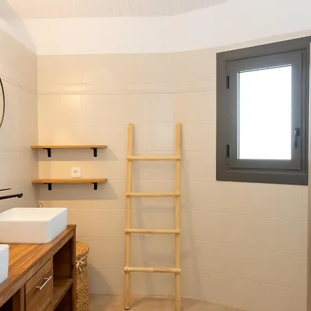 Maison Renovee Avec Piscine Chauffee A Deux Pas De La Villa Le Bois-Plage-en-Re